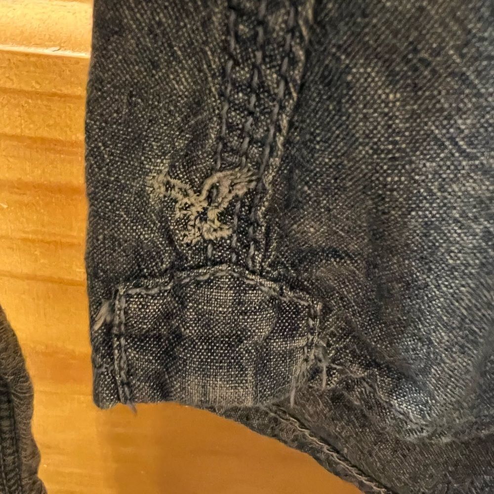 American Eagle Size Medium Chambray Button Down S… - image 6